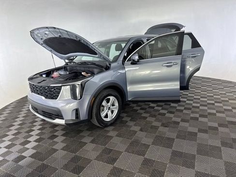 Certified 2024 Kia Sorento LX FWD image 12