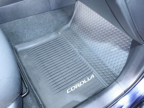 Certified 2021 Toyota Corolla LE image 39