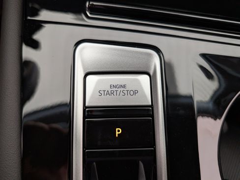 Used 2024 Volkswagen Atlas SE w/ Black Wheel Package image 34