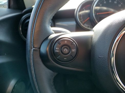 Used 2019 MINI Cooper 2-Door Hardtop image 17