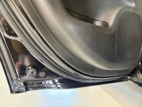 Used 2018 Jeep Grand Cherokee Laredo AWD/4WD image 39