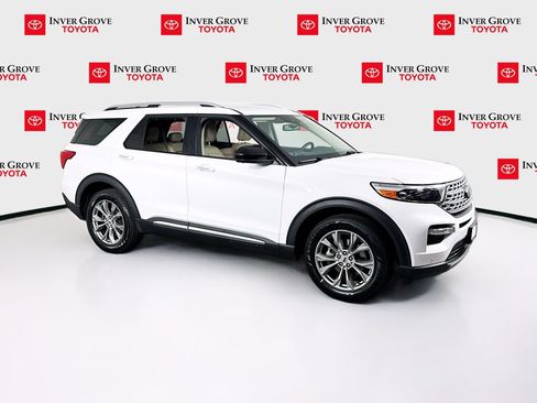 Used 2023 Ford Explorer Limited AWD/4WD image 3