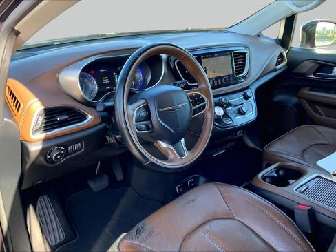 Used 2019 Chrysler Pacifica Limited FWD image 30