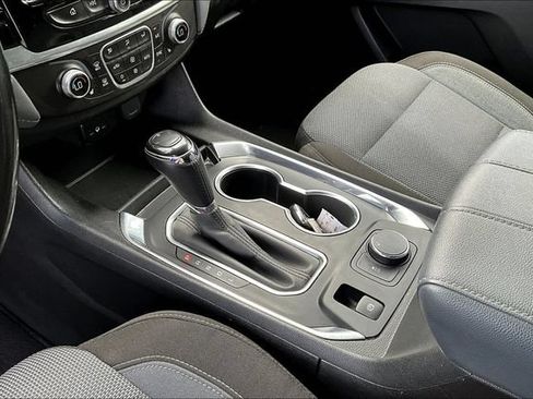 Used 2019 Chevrolet Traverse LT FWD image 18