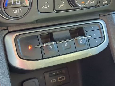 Used 2022 GMC Acadia SLT w/ Elevation Edition image 34