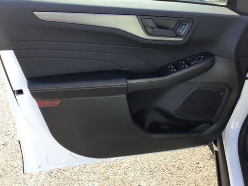 New 2025 Ford Escape Active w/ Cold Weather Package image 9