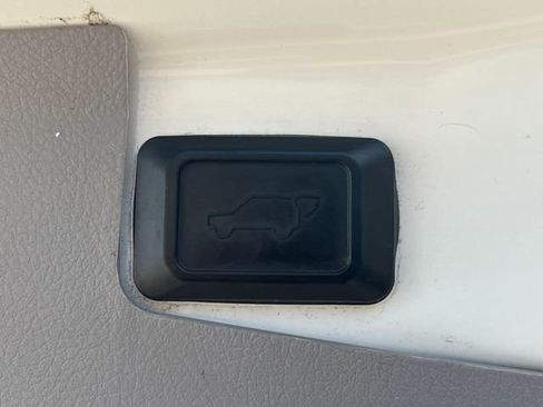 Used 2013 Toyota Highlander Limited image 38