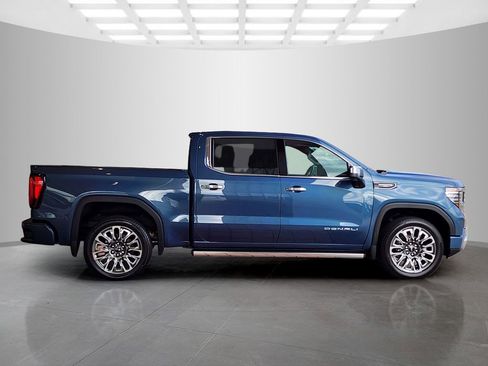 Used 2025 GMC Sierra 1500 Denali Ultimate AWD/4WD image 3