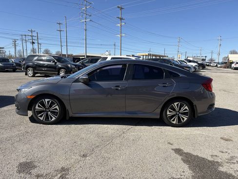 Used 2017 Honda Civic EX-T image 2