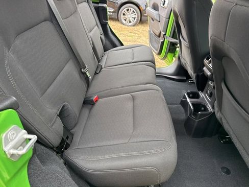 Used 2019 Jeep Wrangler Unlimited Sahara image 30