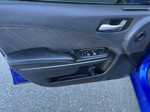 Used 2020 Dodge Charger SXT RWD image 15