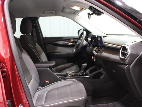 Used 2025 Chevrolet TrailBlazer LS w/ LS Confidence Package FWD image 24