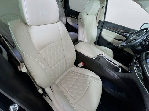 Used 2022 Buick Enclave Avenir image 30