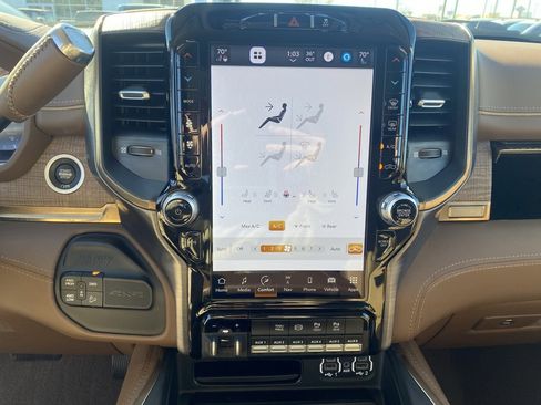 Used 2024 RAM 2500 Limited w/ Towing Technology Group image 19