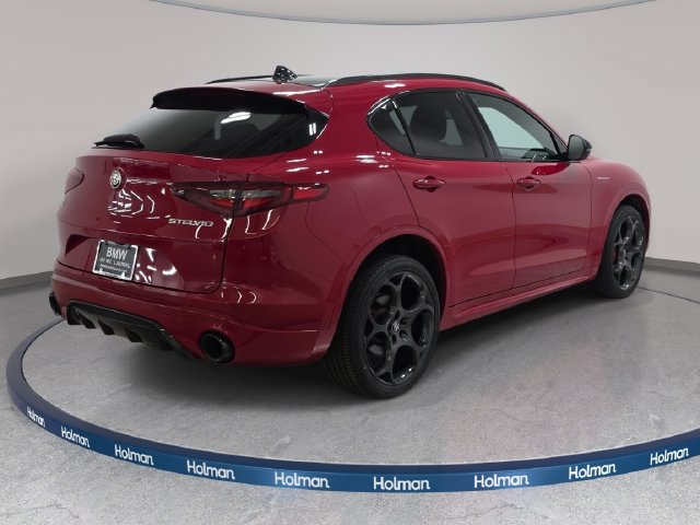 Used 2022 Alfa Romeo Stelvio Veloce AWD/4WD image 6