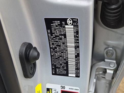 Used 2016 Toyota Corolla LE FWD image 27