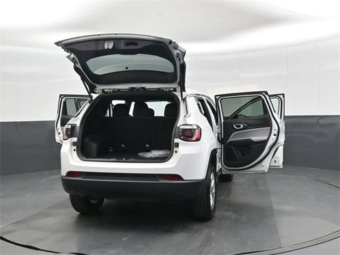 Used 2025 Jeep Compass Sport image 48