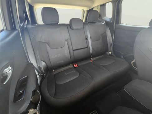Used 2017 Jeep Renegade Latitude AWD/4WD image 42
