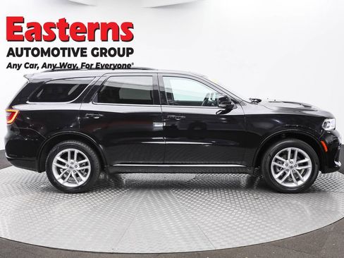 Used 2023 Dodge Durango GT image 4