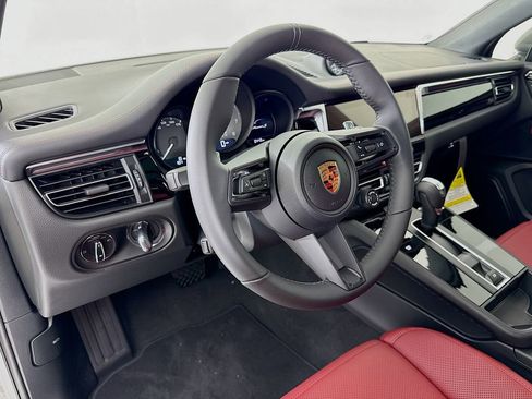 New 2026 Porsche Macan S image 4
