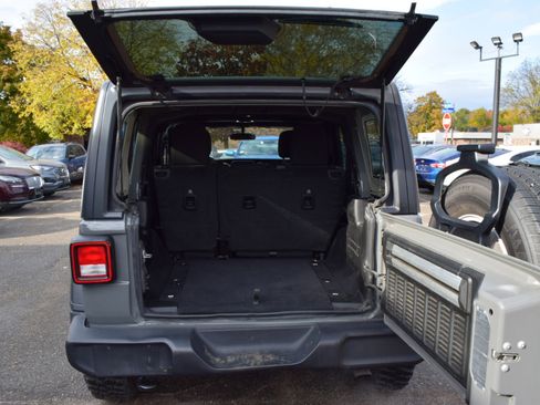Used 2020 Jeep Wrangler Unlimited Sport S image 23