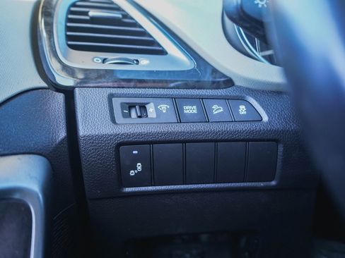 Used 2017 Hyundai Santa Fe Sport image 16