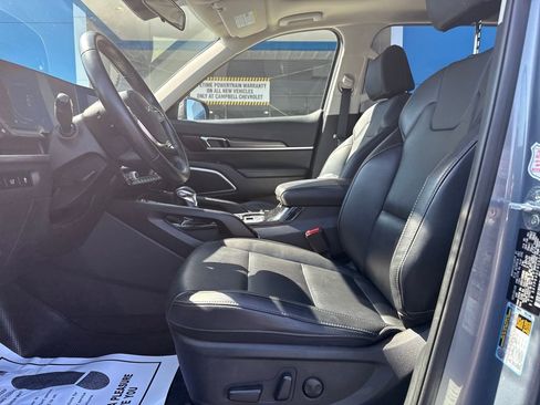 Used 2025 Kia Telluride S image 11