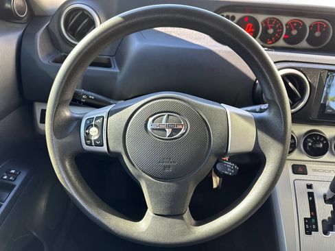 Used 2010 Scion xB FWD image 19