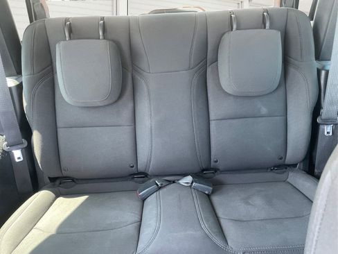 Used 2020 Jeep Wrangler Sport S image 27