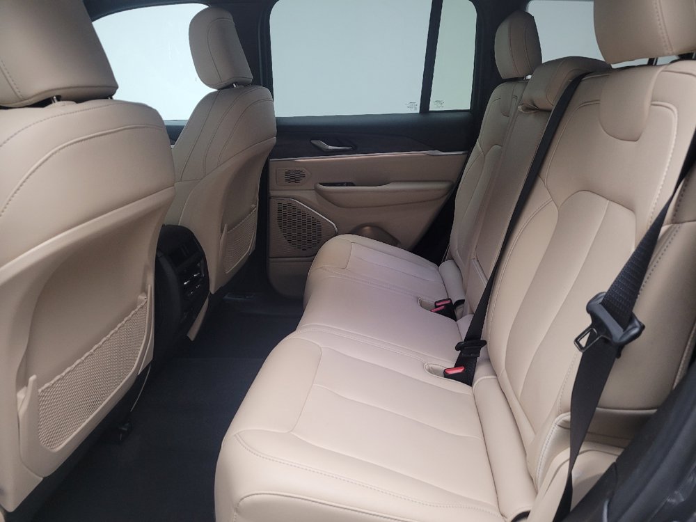 Used 2025 Jeep Grand Cherokee Limited 4xe AWD/4WD image 18