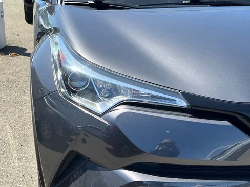 Used 2019 Toyota C-HR LE image 14