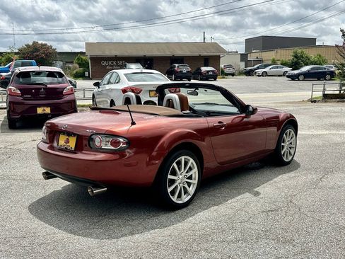 Used 2008 MAZDA MX-5 Miata Grand Touring RWD image 8