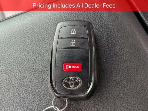 Certified 2025 Toyota Tacoma TRD Off-Road AWD/4WD image 31