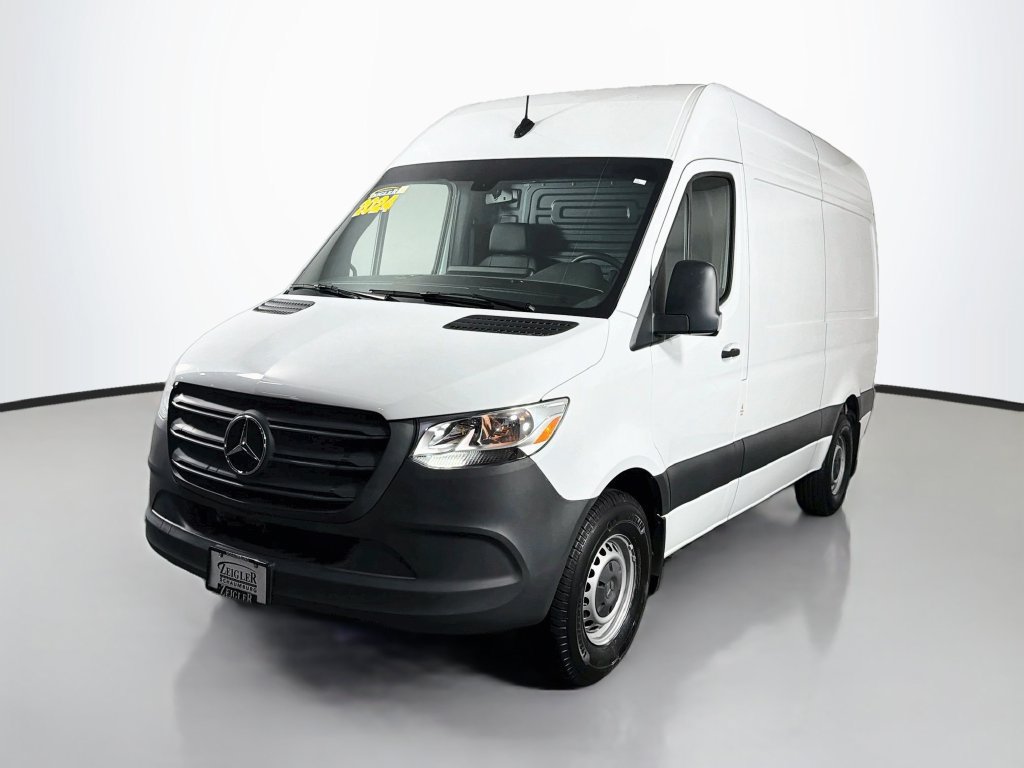 Used 2024 Mercedes-Benz Sprinter 2500 image 3