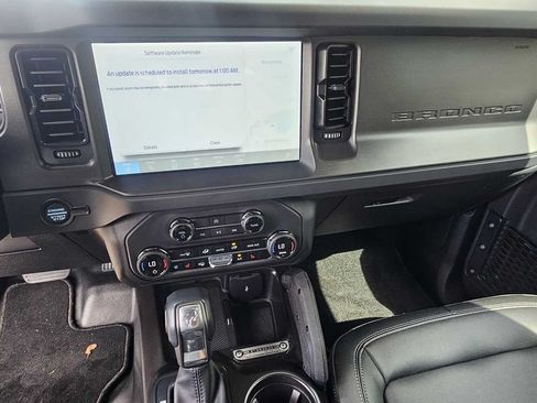 Used 2025 Ford Bronco Badlands w/ Sasquatch Package AWD/4WD image 19