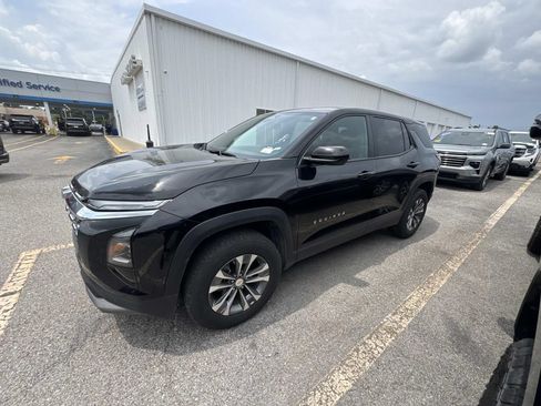 Used 2026 Chevrolet Equinox LT w/ Convenience Package II FWD image 5