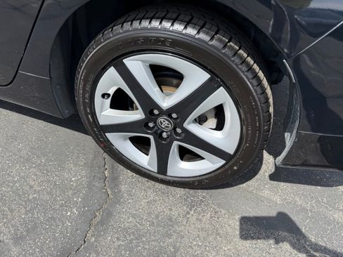 Used 2016 Toyota Prius Three FWD image 12