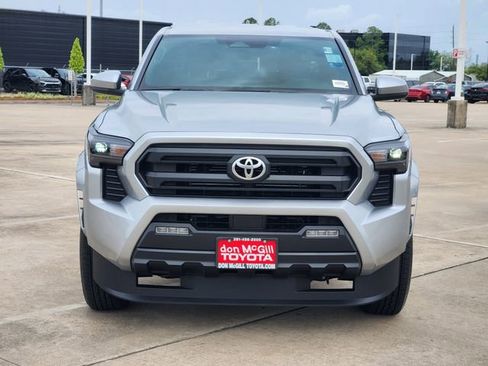Certified 2025 Toyota Tacoma SR5 image 2