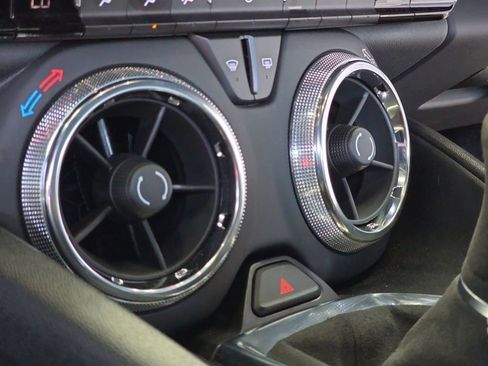 Used 2018 Chevrolet Camaro SS image 39