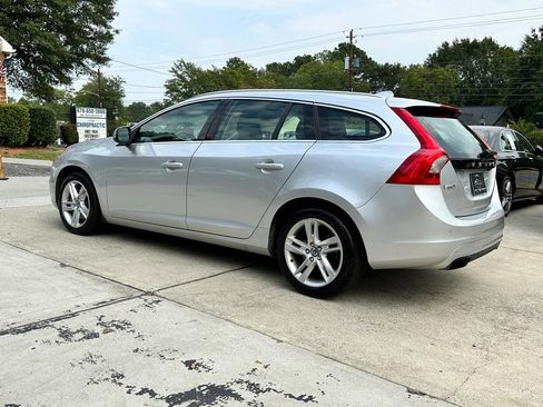 Used 2015 Volvo V60 T5 Platinum image 5