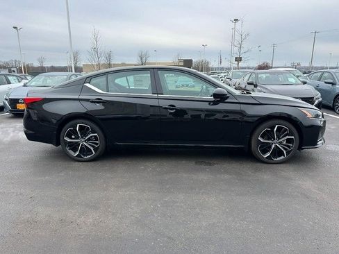New 2025 Nissan Altima 2.5 SR image 2