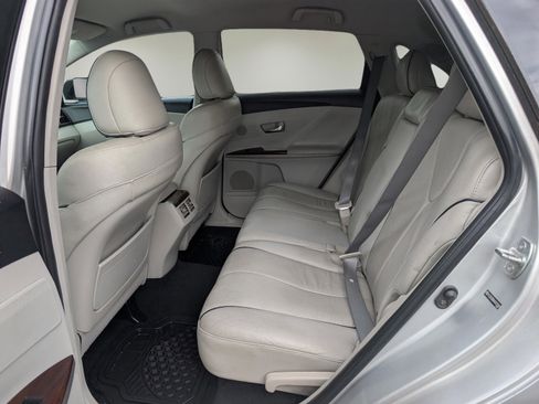 Used 2010 Toyota Venza image 11