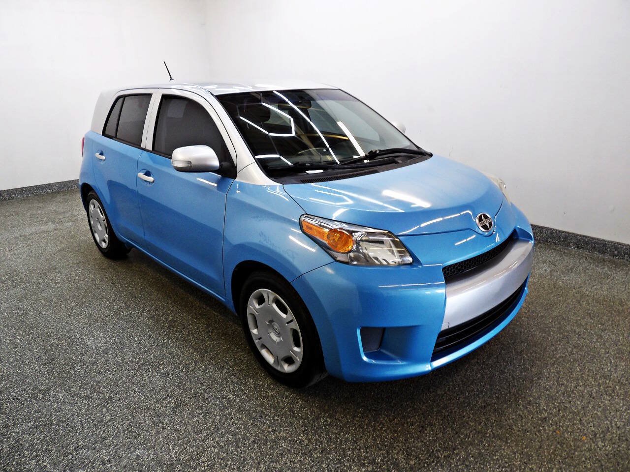 Used 2014 Scion xD FWD image 3