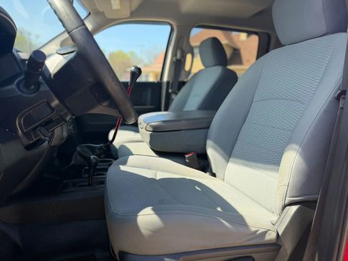 Used 2018 RAM 2500 Tradesman w/ Chrome Appearance Group AWD/4WD image 4