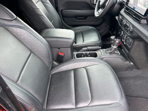 Used 2024 Jeep Wrangler High Altitude AWD/4WD image 15