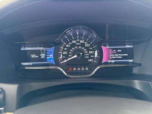 Used 2015 Lincoln MKS w/ Equipment Group 101A FWD image 19