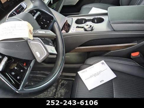 Used 2026 Cadillac Vistiq Sport w/ LPO, Floor Liner Package AWD/4WD image 11