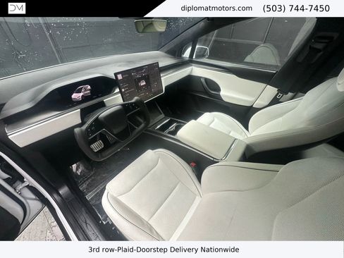 Used 2022 Tesla Model X Plaid image 16