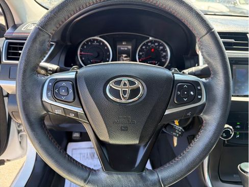 Used 2017 Toyota Camry SE FWD image 7
