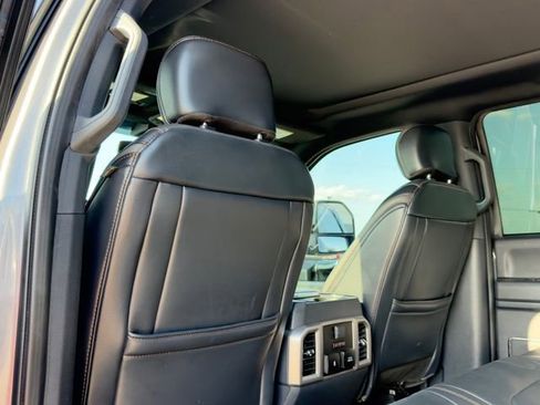 Certified 2022 Ford F250 Platinum w/ FX4 Off-Road Package AWD/4WD image 22